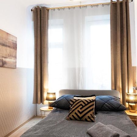 Clicktheflat Aleje Niepodleglosci Center Apart Rooms Warschau Exterior foto